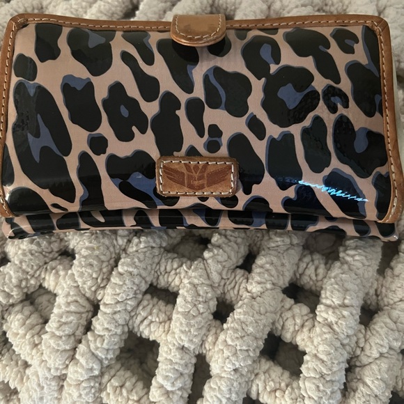 Consuela leopard crossbody and wallet. Duluth Genuine leather crossbody. - Picture 2 of 6